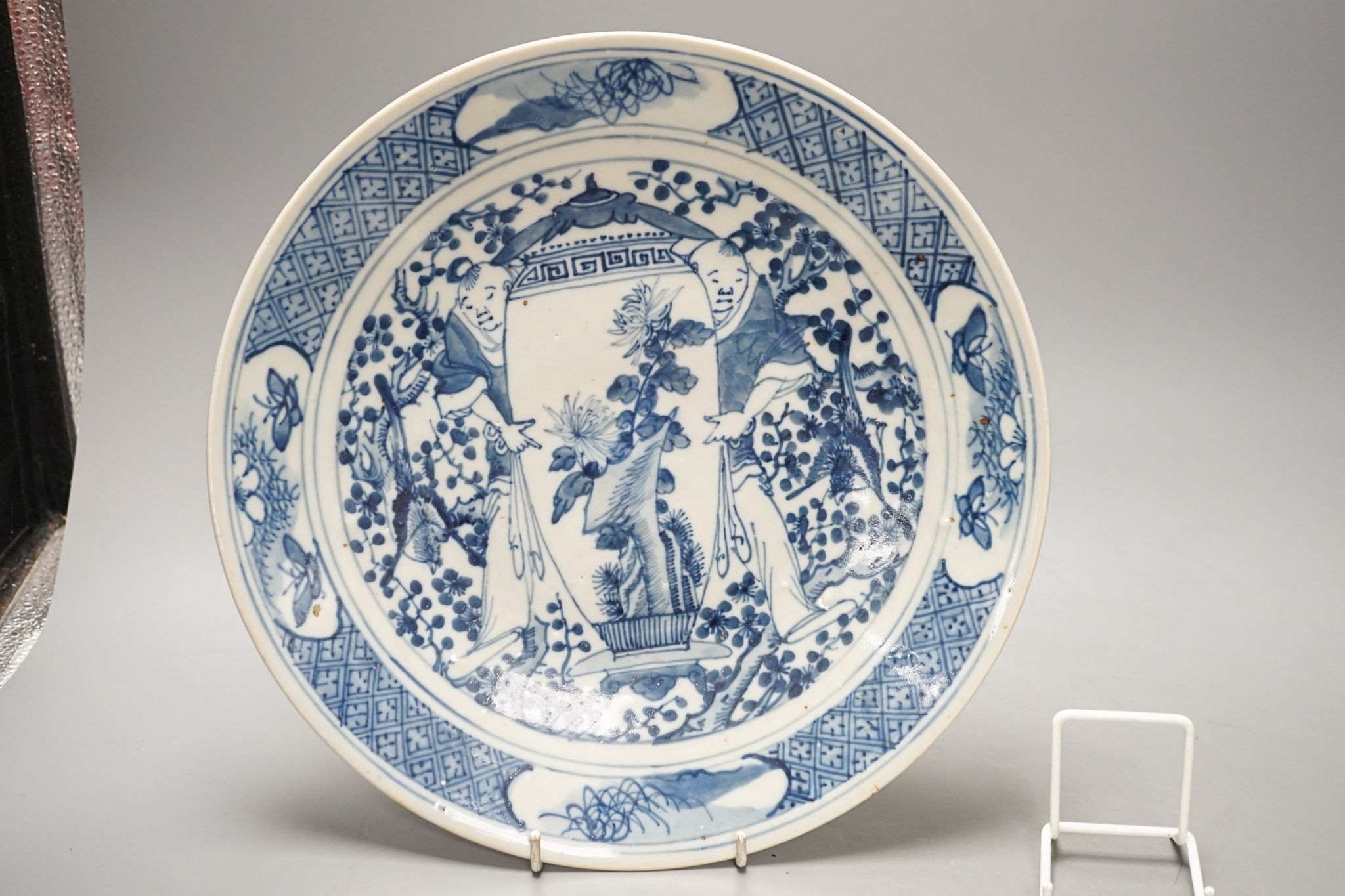 Two 19th century Chinese blue and white dishes 30cm